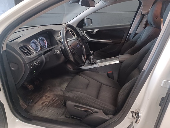 Volvo S60 11 of 13