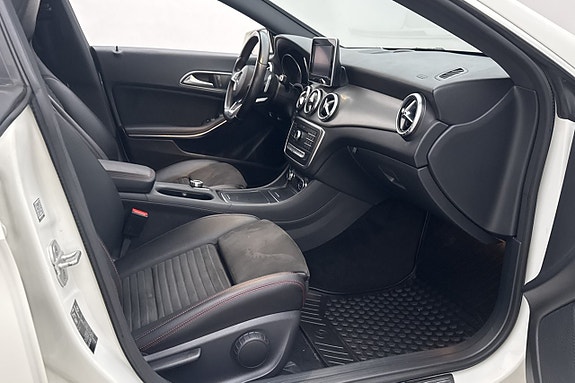 Mercedes-Benz CLA220 d 24 of 26