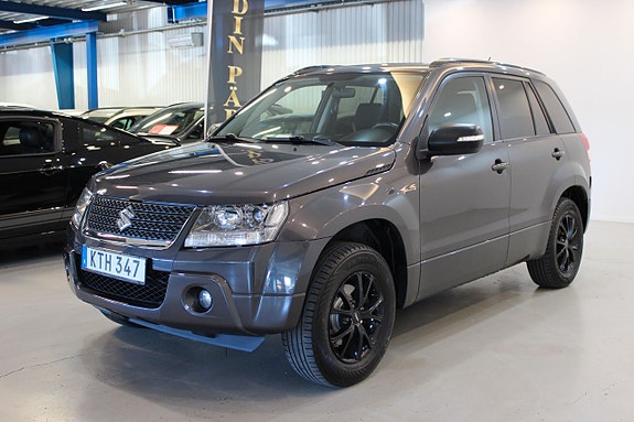 Suzuki Grand Vitara 3 of 5
