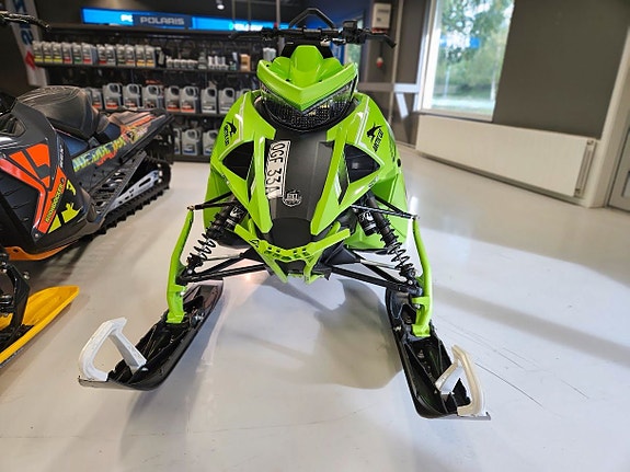 Arctic Cat M 8000 Alpha 2 of 5