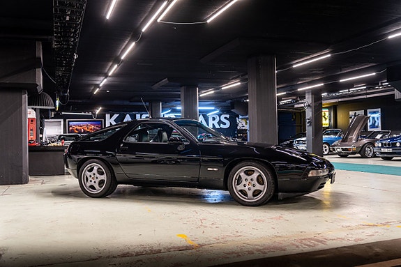 Porsche 928 4 of 5