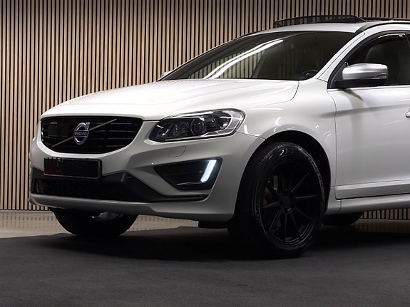 Volvo XC60 3 of 5