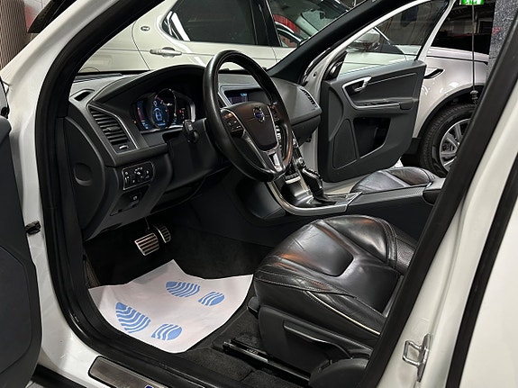 Volvo XC60 14 of 26