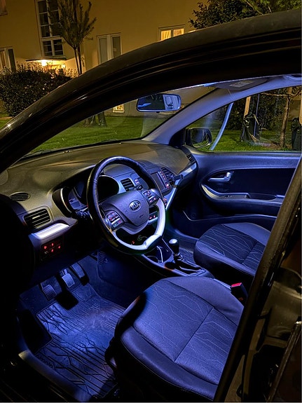 Kia Picanto 4 of 5