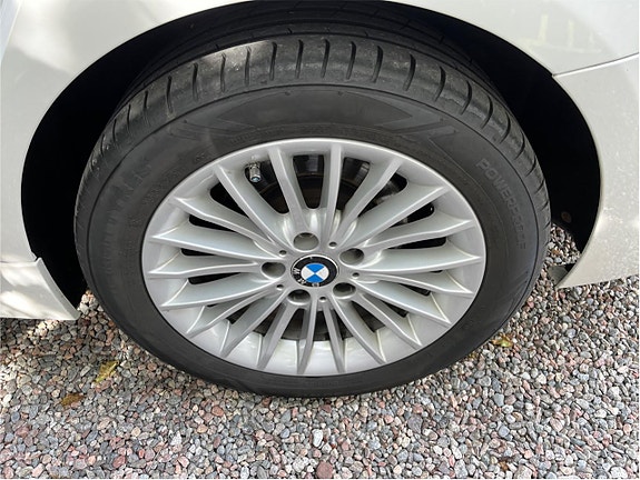 BMW 320 4 of 5