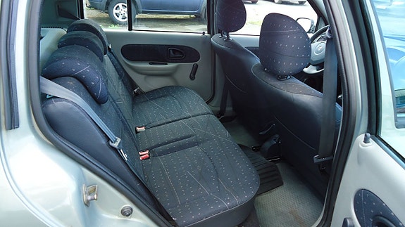 Renault Clio 15 of 19