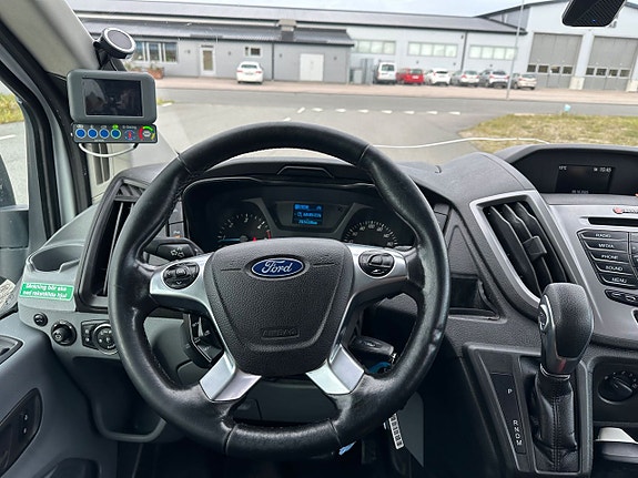 Ford Transit 13 of 15