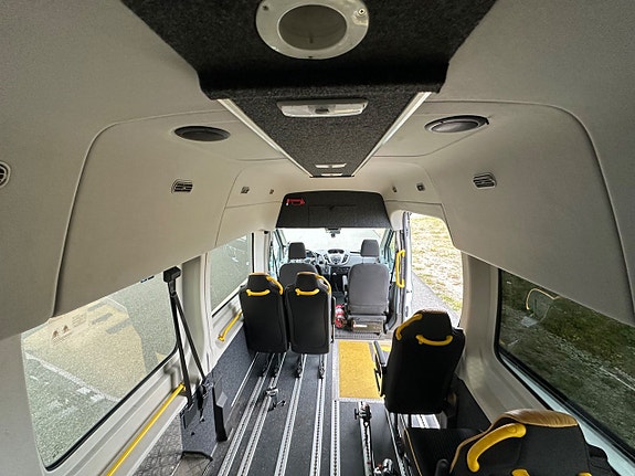 Ford Transit 9 of 15