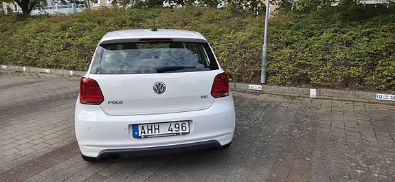 Volkswagen Polo 2 of 5