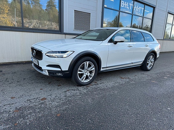 Volvo V90 Cross Country