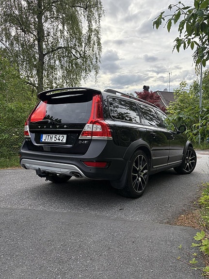 Volvo XC70 3 of 7