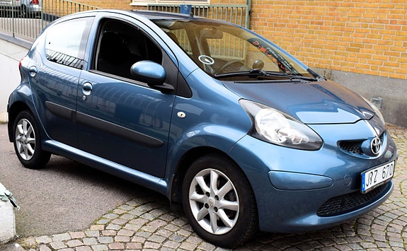 Toyota Aygo 2 of 5