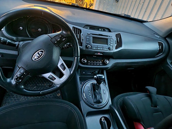 Kia Sportage 2 of 4