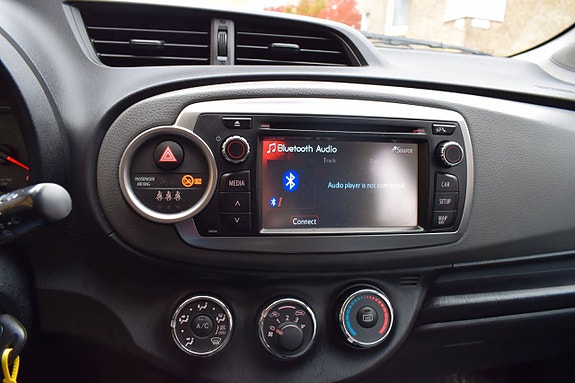 Toyota Yaris 7 of 8