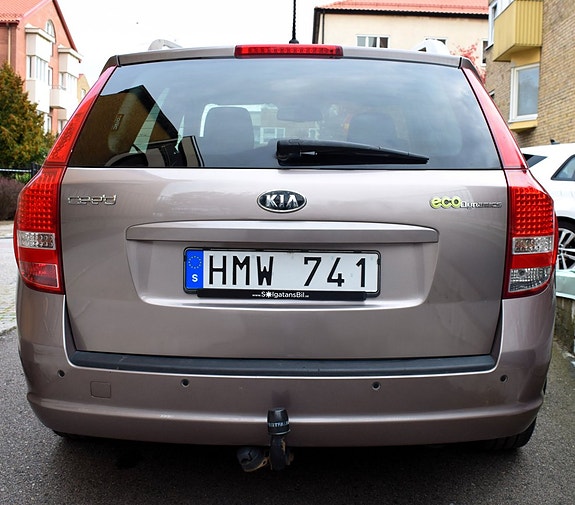 Kia Ceed 4 of 8