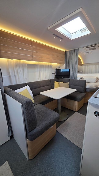 Adria Adora 613 PK *MYCKET VÄLUTRUSTAD *Förtält Penta 10 of 24
