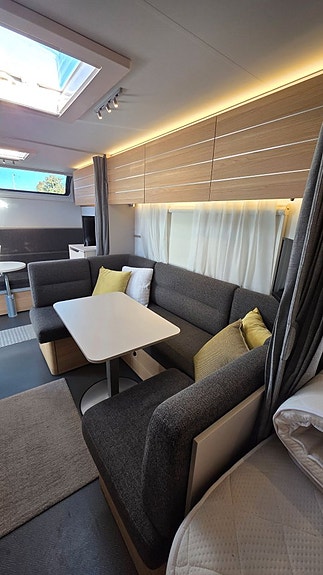 Adria Adora 613 PK *MYCKET VÄLUTRUSTAD *Förtält Penta 5 of 24