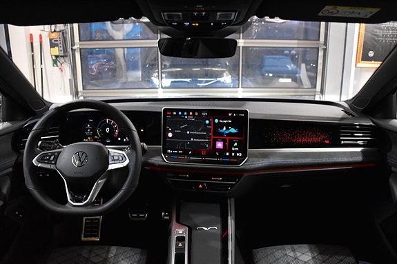 Volkswagen Passat 11 of 29