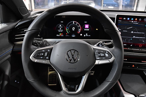 Volkswagen Passat 12 of 29