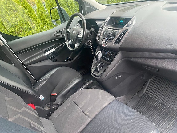 Ford Transit Connect 9 of 14