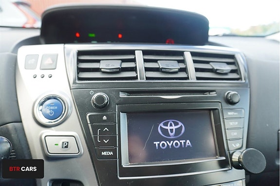Toyota Prius 9 of 12