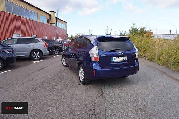 Toyota Prius 3 of 5