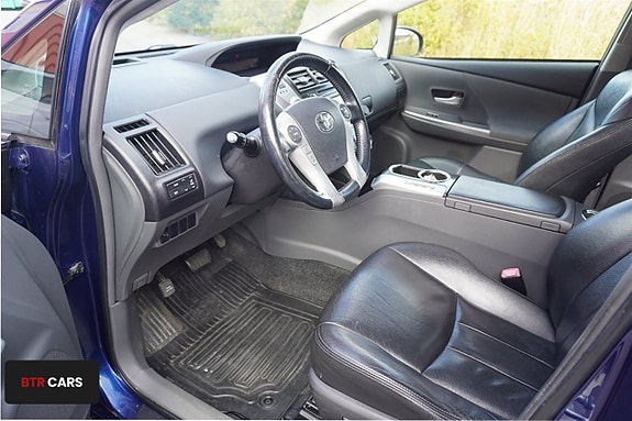 Toyota Prius 10 of 12