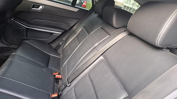 Mercedes-Benz E250 6 of 13
