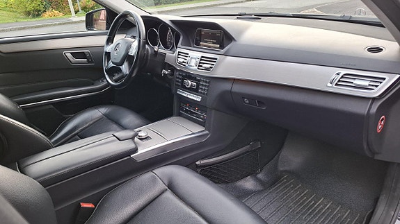 Mercedes-Benz E250 10 of 13