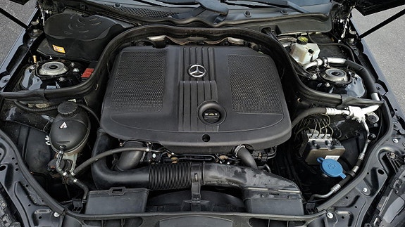 Mercedes-Benz E250 7 of 13