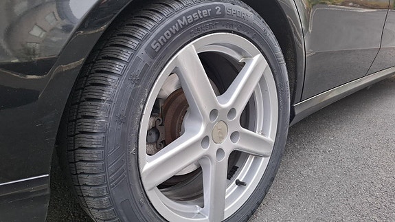 Mercedes-Benz E250 8 of 13