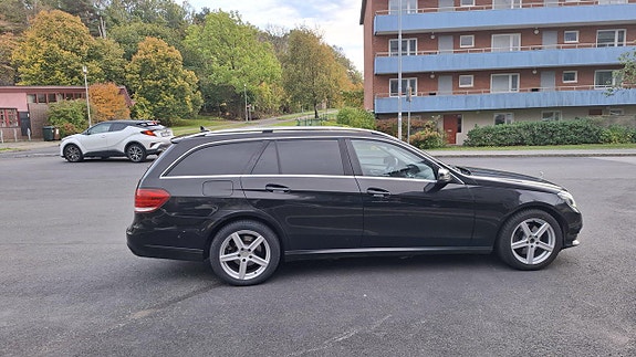 Mercedes-Benz E250 4 of 13
