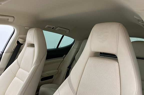 Porsche Panamera 4 10 of 30