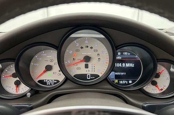 Porsche Panamera 4 12 of 30