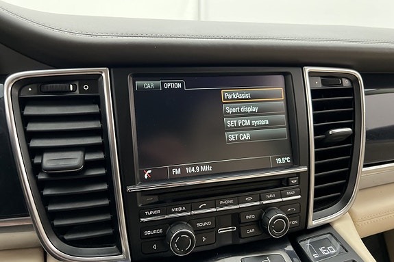 Porsche Panamera 4 23 of 30