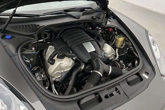 Porsche Panamera 4 14 of 30