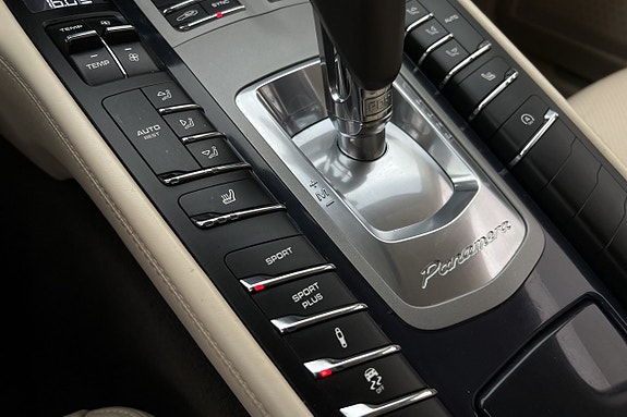 Porsche Panamera 4 28 of 30