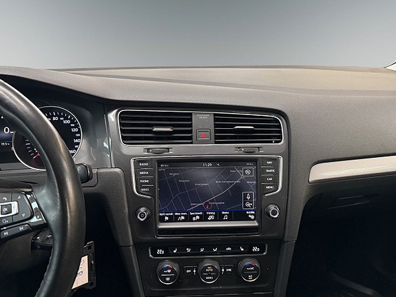Volkswagen e-Golf VII 14 of 15