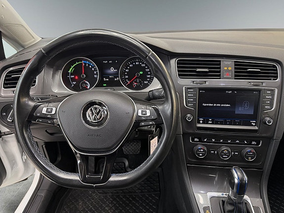 Volkswagen e-Golf VII 11 of 15