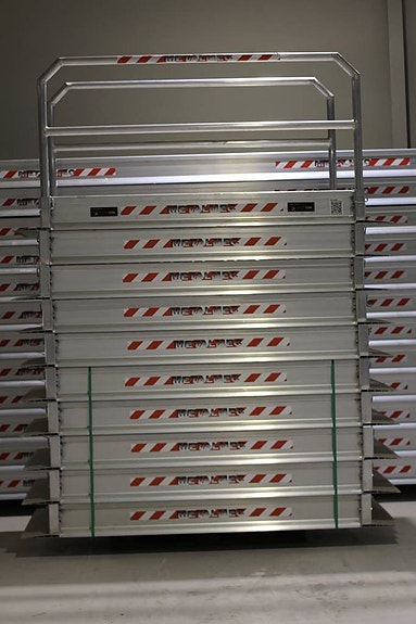 GÅNGBRYGGA / GÅNGBRO / TILLFÄLLIG BRYGGA till kampanjpris