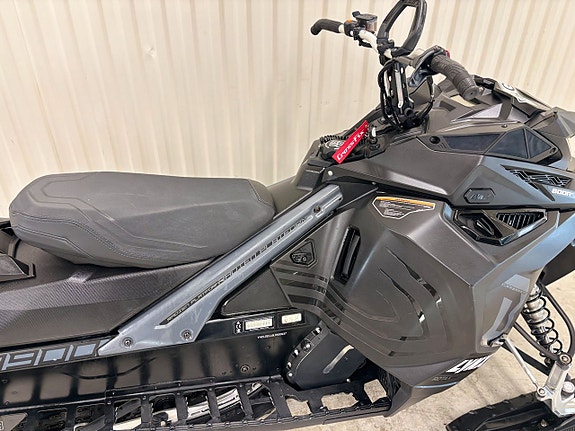 Lynx Boondocker 3900 600R 6 of 7