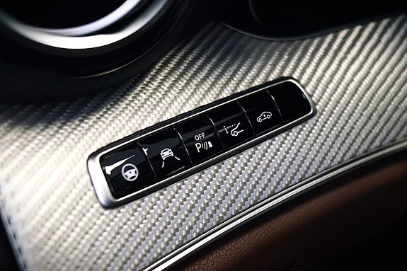 Mercedes-Benz E63 27 of 30