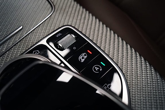 Mercedes-Benz E63 21 of 30