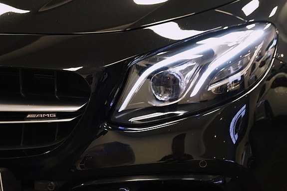 Mercedes-Benz E63 11 of 30