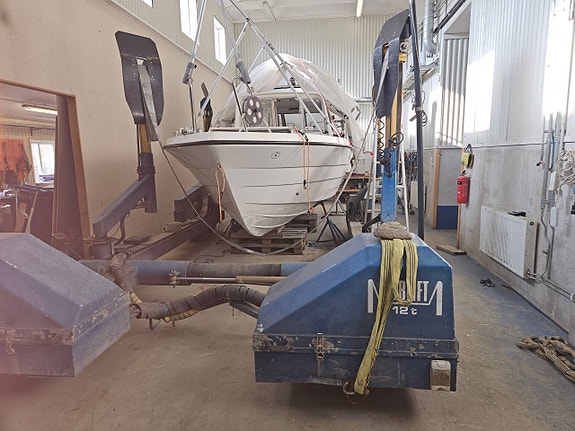 Vinterförvaring, motorbyten, försäkringjob, plastarbetern 9 of 9