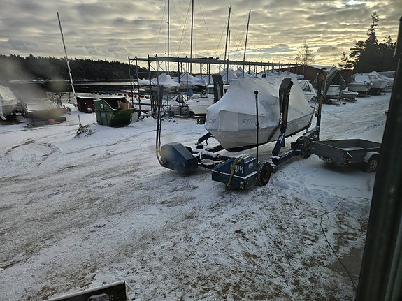 Vinterförvaring, motorbyten, försäkringjob, plastarbetern 7 of 9