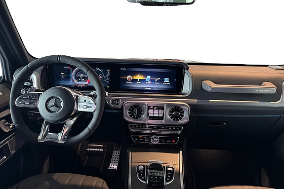 Mercedes-Benz G63 8 of 17