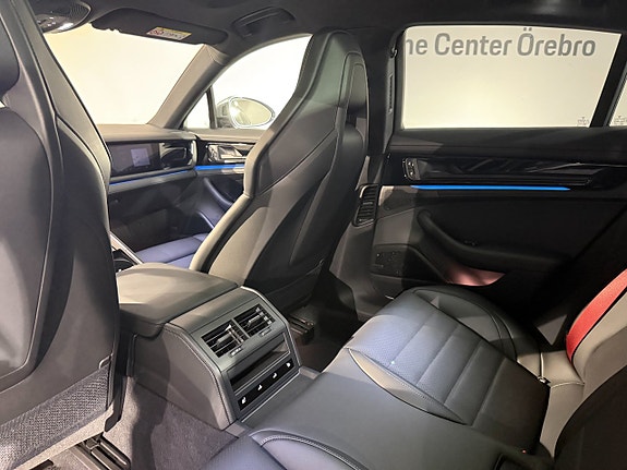Porsche Panamera 4 12 of 13