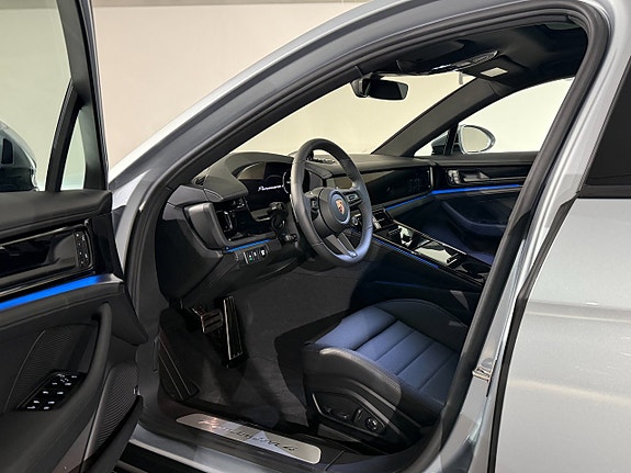 Porsche Panamera 4 7 of 13