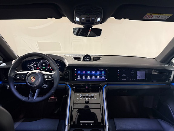 Porsche Panamera 4 9 of 13